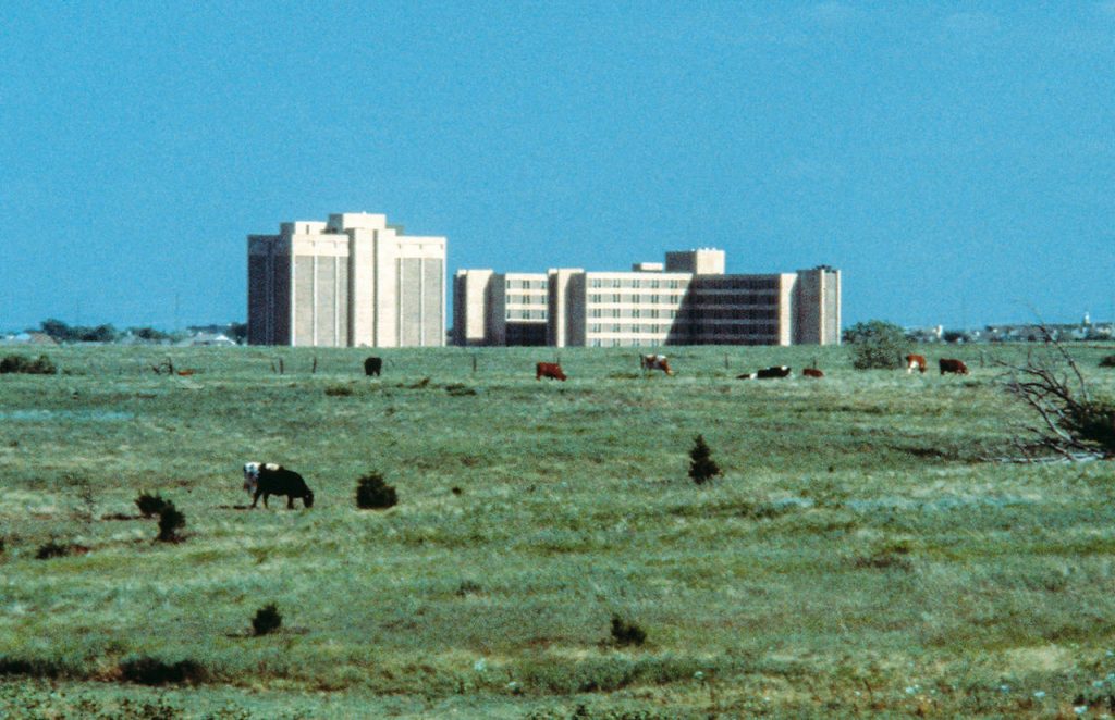 OKL_HIS_Pasture_Exterior_Location_HR