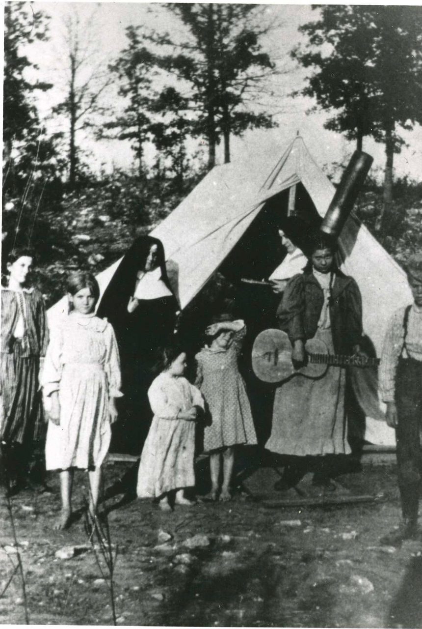 SPR_HIS_1900_Smallpox_Camp_HR