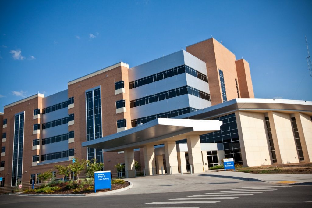 Exterior photo of Mercy Hospital Ardmore.