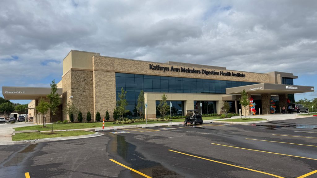 Exterior photo of the Kathryn Ann Meinders Digestive Health Institute.