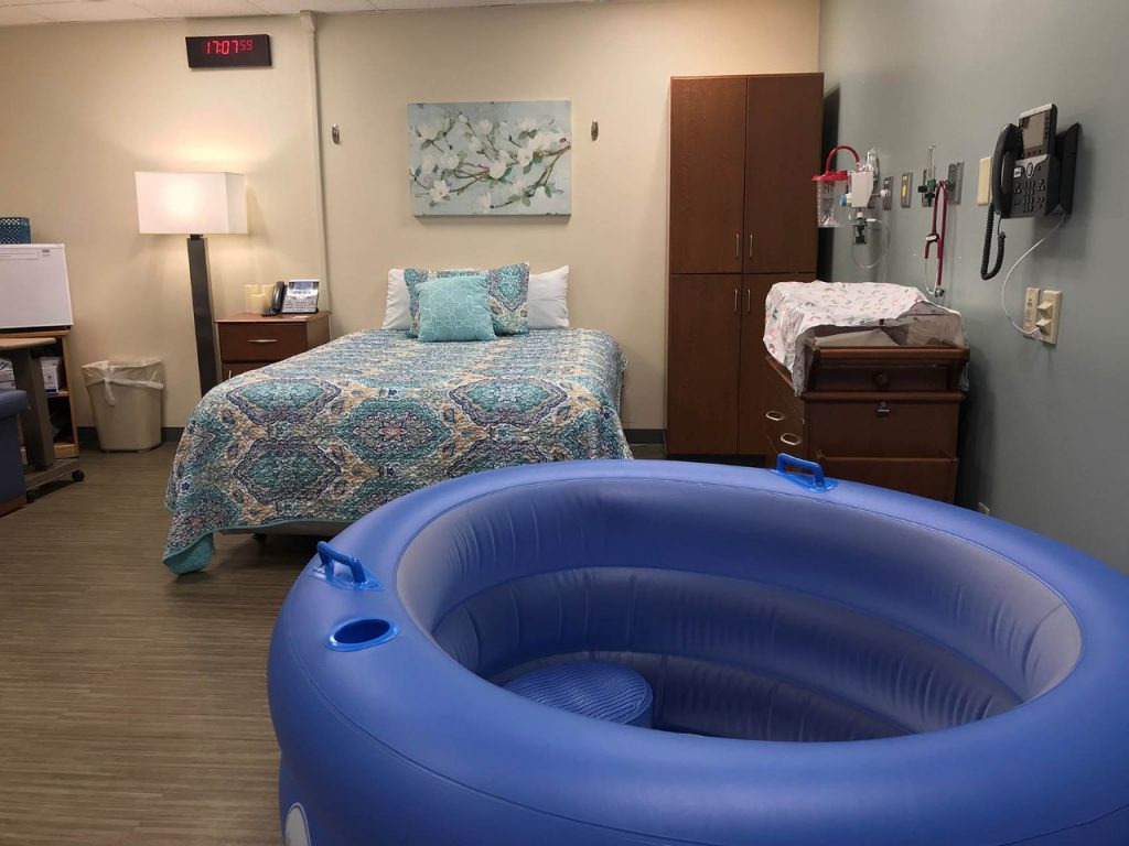 The midwife-led low-risk birthing suites at Mercy Hospital Springfield offer moms a homelike atmosphere during labor and delivery.
