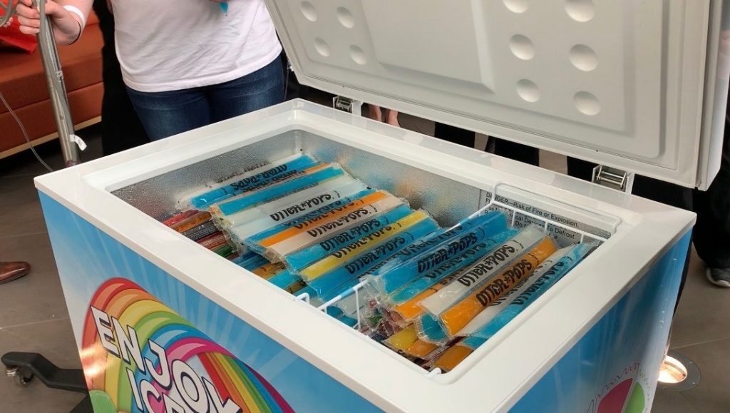 Local grocery store teams up to bring free ice pops to Mercy Kids.