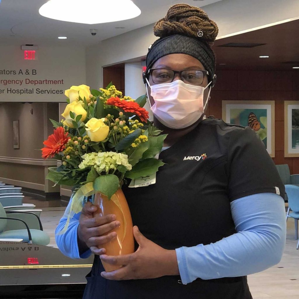 Kimberly Moffatt-Jones, patient care associate, earned the Daffodil Award for the outstanding, compassionate care she provides at Mercy Hospital South.