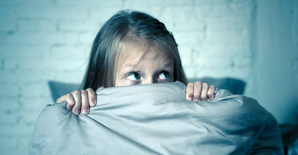 sleepless-girl-fear-night