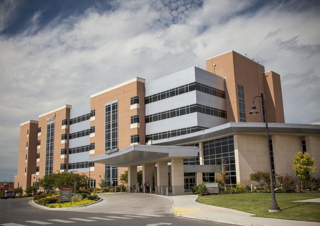 Mercy Hospital Ardmore has been named one of the top 100 rural and community hospitals in the country – and one of only two hospitals in Oklahoma to earn this recognition.
