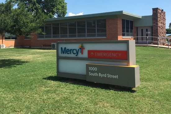 Exterior photo of Mercy Hospital Tishomingo.